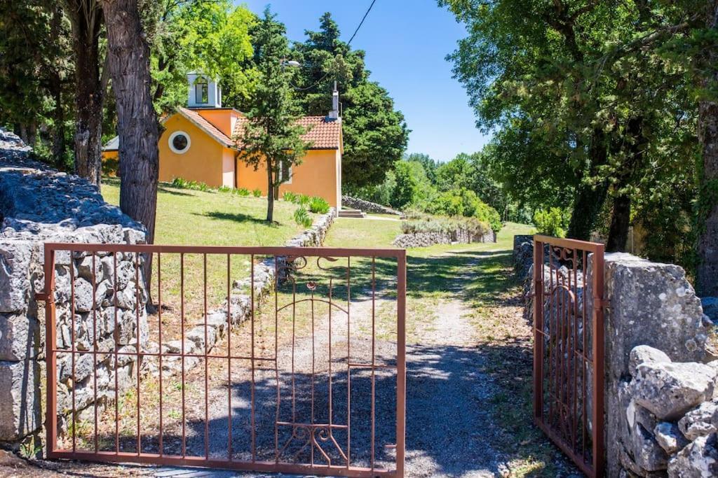 Three-Bedroom Villa With Private Pool Lovreć Exteriér fotografie